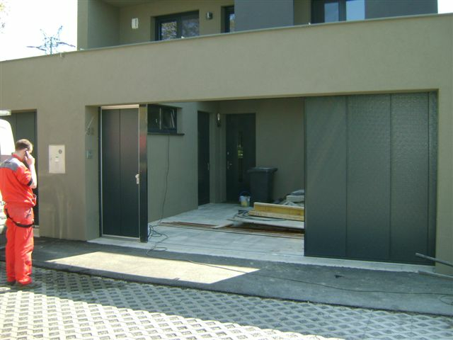 Montáž garážovej brány do rodinného domu