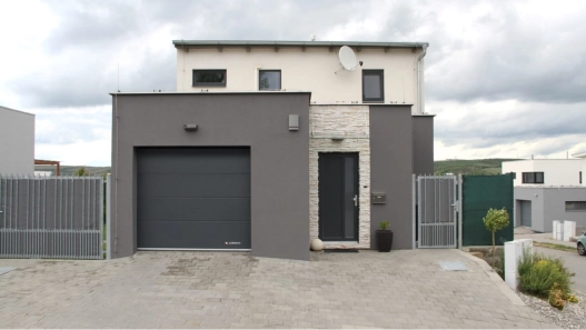 LOMAX referencie – sekcionálne brány