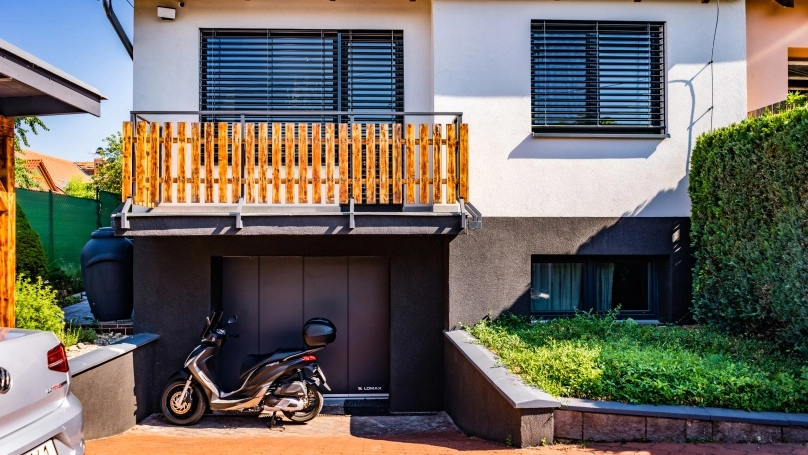 Rodinný dom s garážou